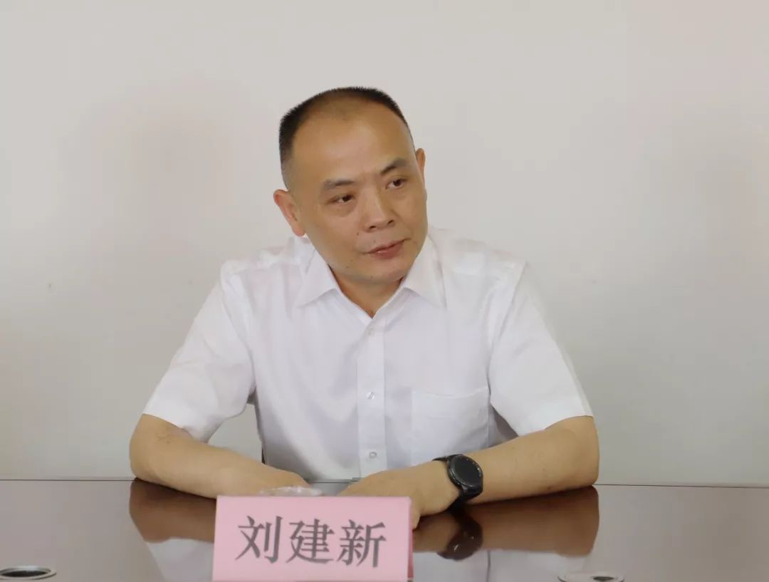 校园新闻丨刘建新局长走访区学科领军人物