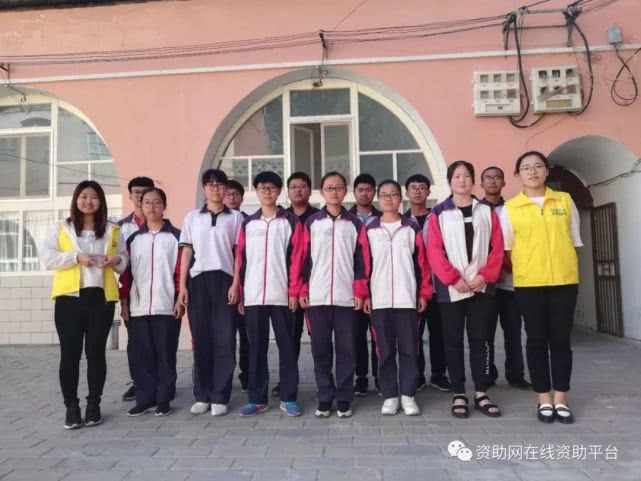 教育资助网走进榆林市米脂县米脂中学了解受助学生学习情况
