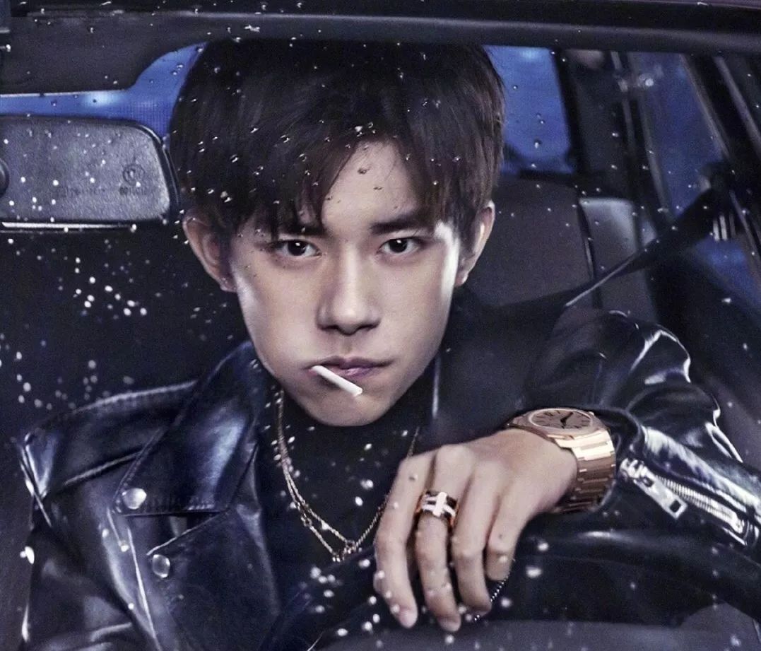 易烊千玺告诉你不吸烟也可以很酷