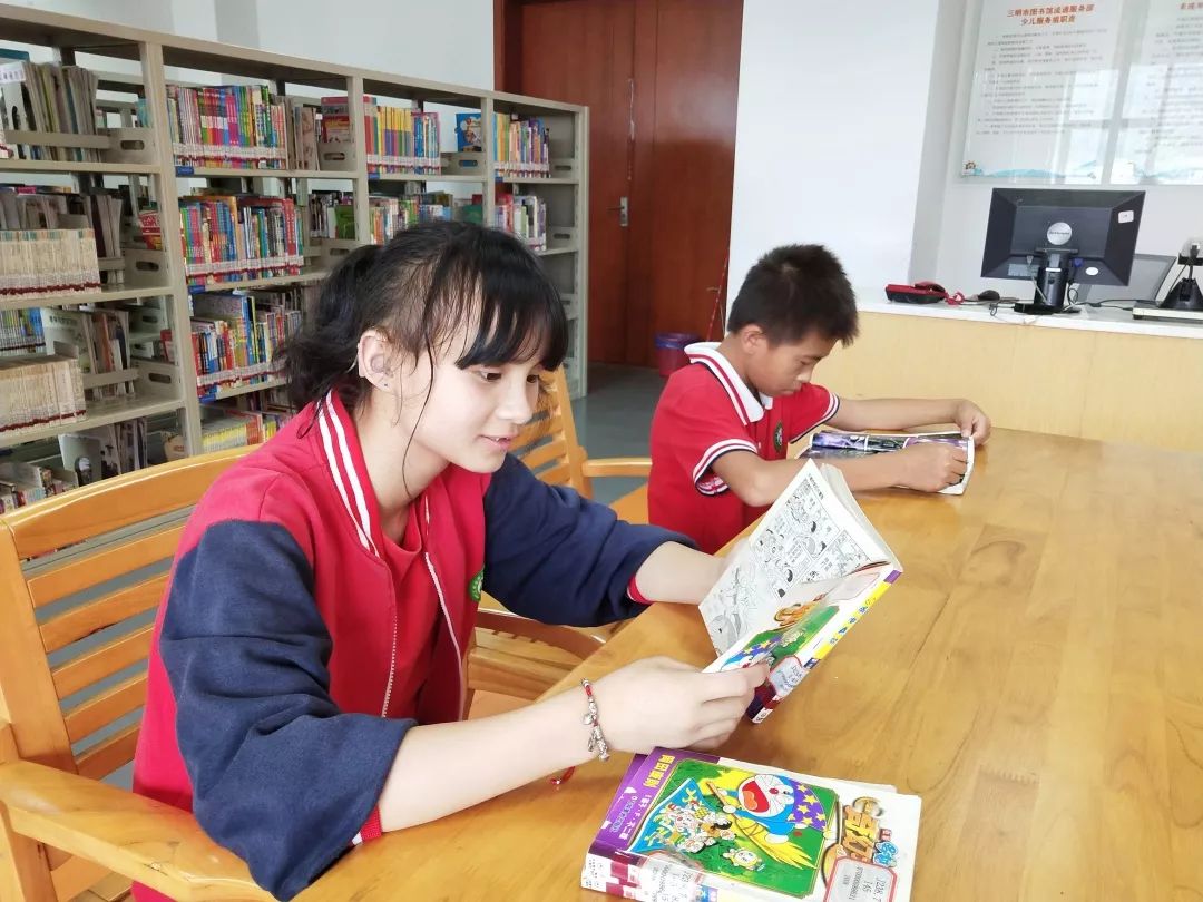 为了进一步培养学生的阅读兴趣,激发学生的求知欲, 5月30日上午,聋部