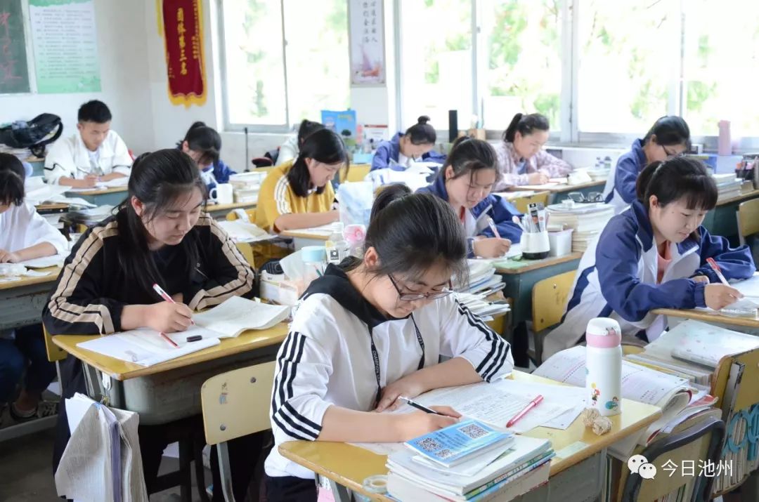 高考倒计时池州的高三学子们你努力的样子真美多图有关高考的这些事儿