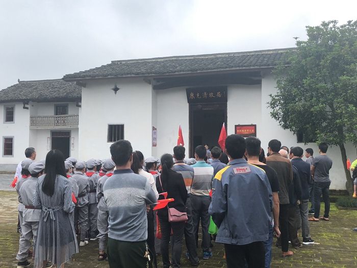 万安康克清红军小学罗塘中心幼儿园举行快乐六一金色童年艺术汇演活动