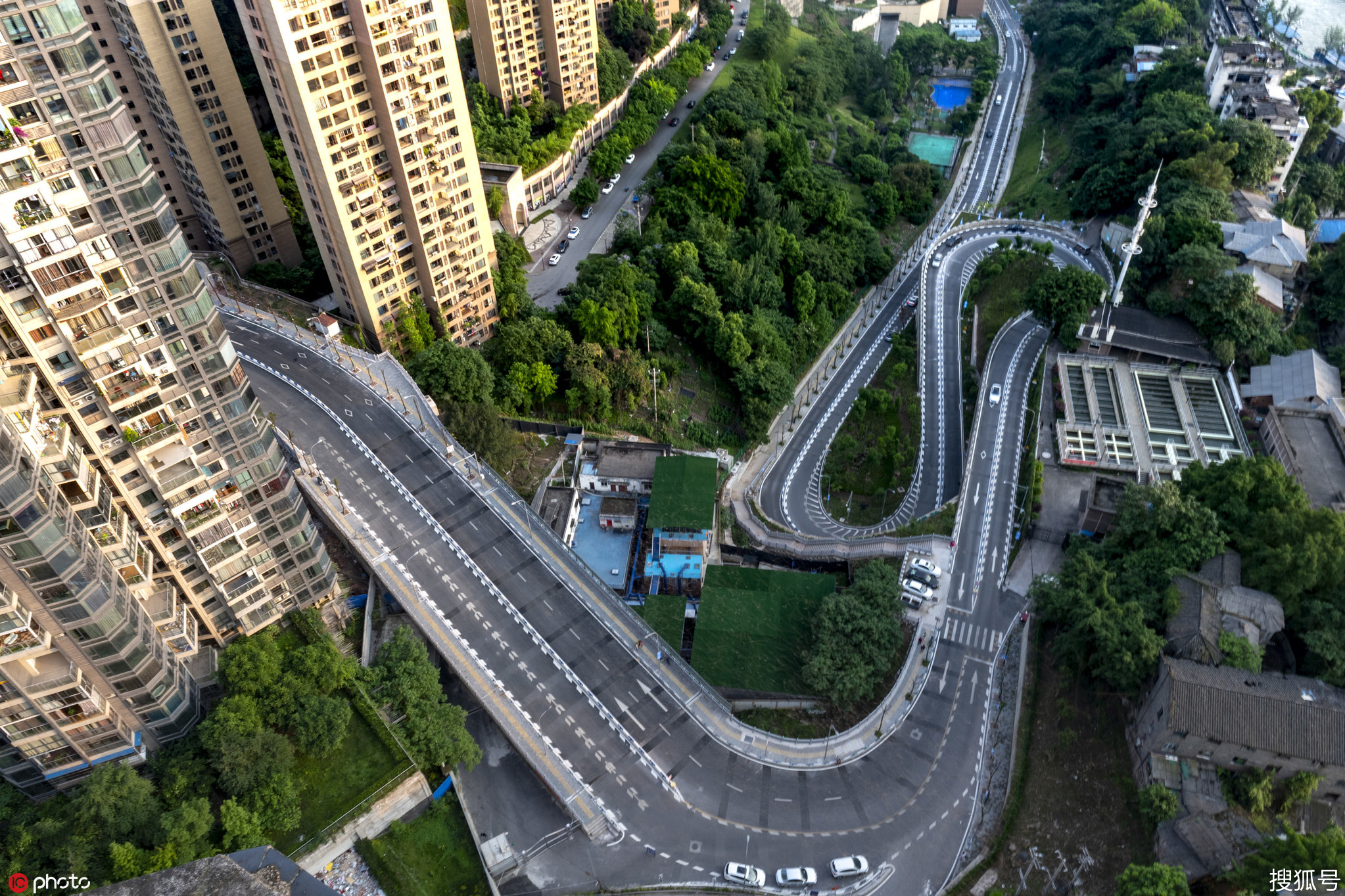 重庆南岸新晋网红公路慈云路绕得你眼花缭乱