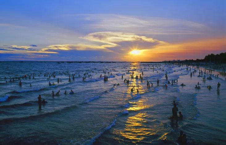 月色银滩——北海印象