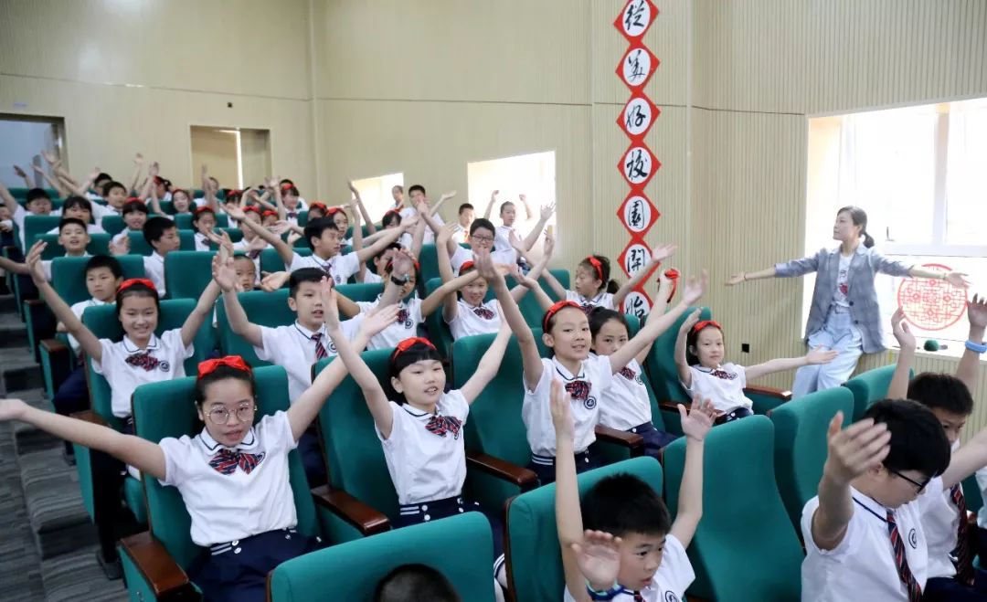 泰禹榜样崇德尚美做新时代好少年泰禹小学举行第十届尚美少年颁奖典礼