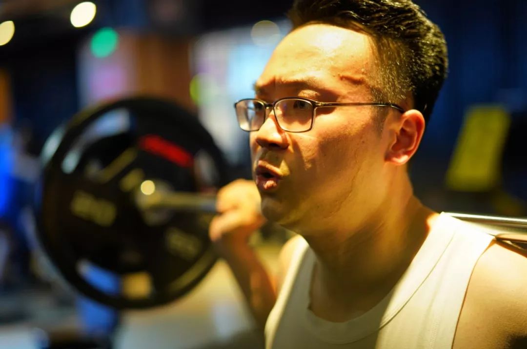 67启东电台主持人3年半瘦掉86斤哪有什么水到渠成不过是在咬牙坚持