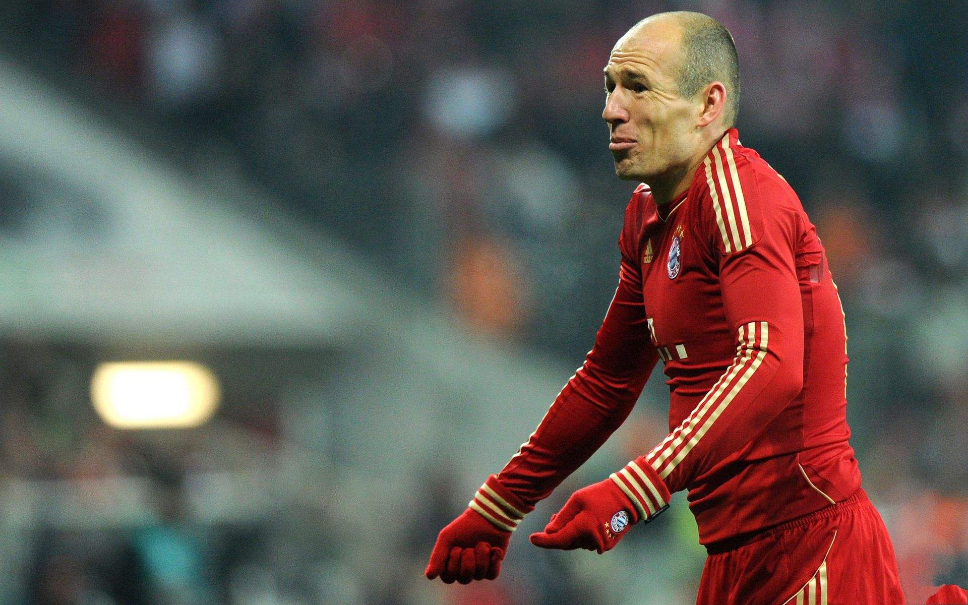 罗本未来选择多,或远赴大洋彼岸淘金,而拜仁寻接班人遥遥无期