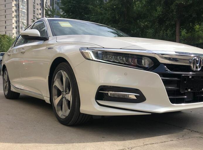 全新十代雅阁提车记,颜值动感不输思域,网友:车价表现最给力!