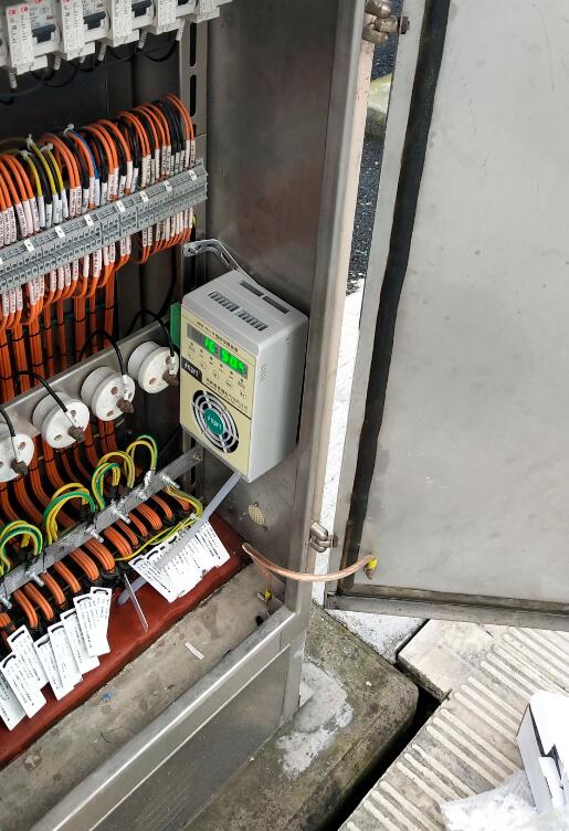 变电站端子箱除湿器安装案例