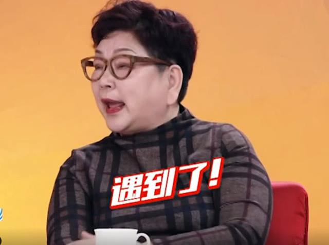 袁姗姗和钱枫妈妈终于见面钱妈不舍得松开手袁姗姗4个字评价