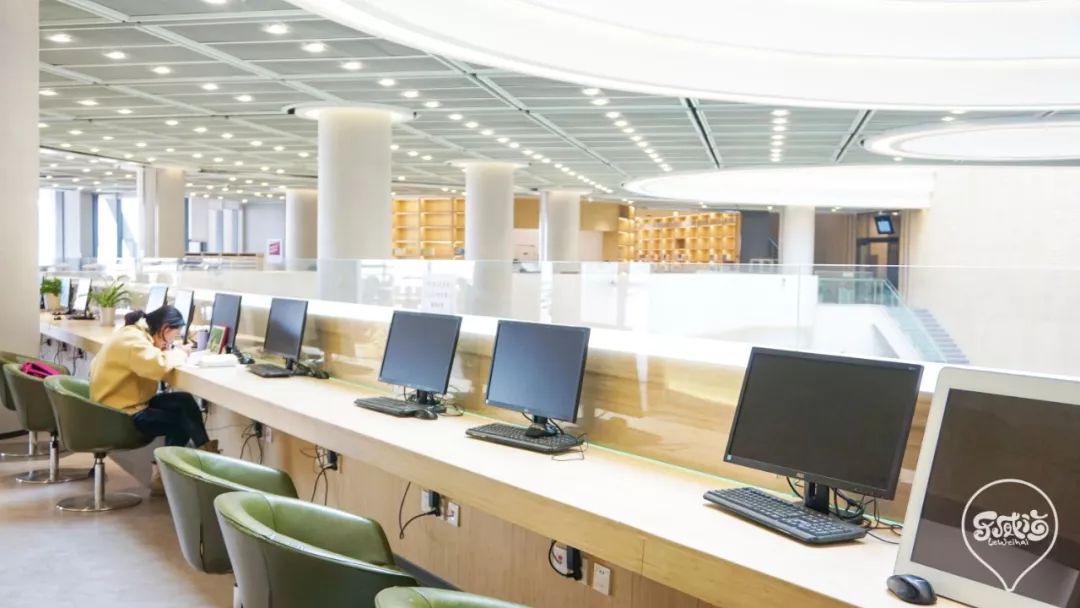 威海市图书馆电子阅览室正式启用每天免费上网4小时