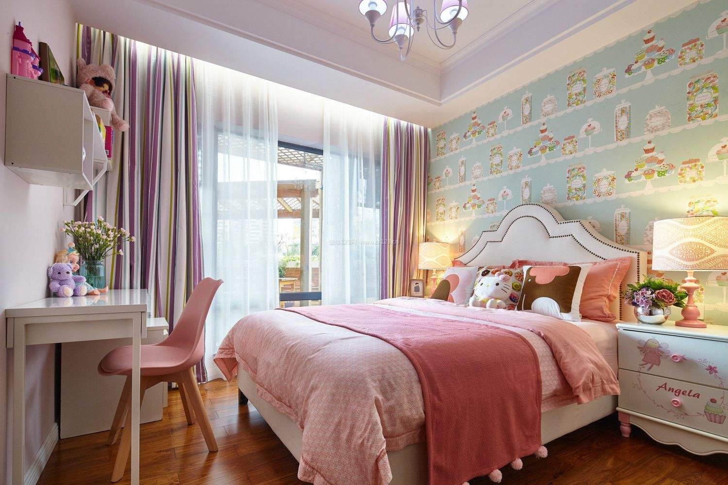 卧室适合贴什么壁纸应该怎么选择壁纸