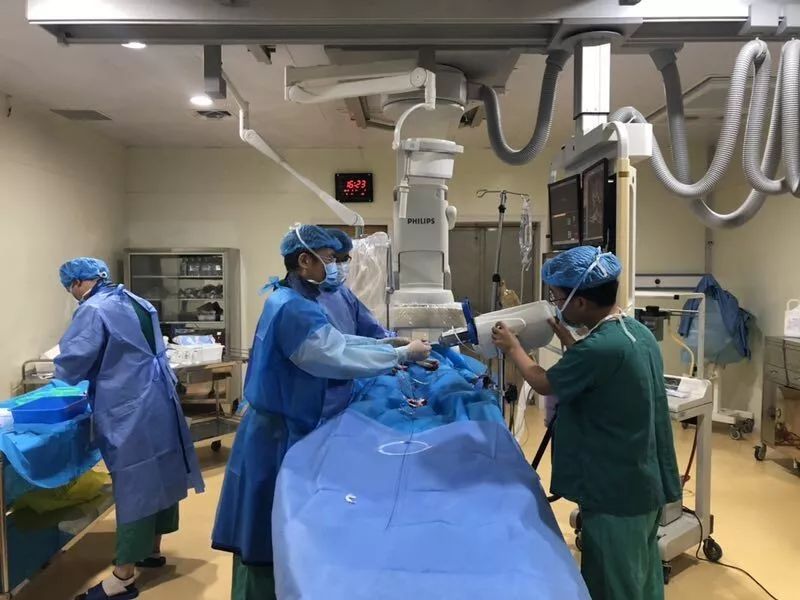 我院胸心外科完成首例支架开窗主动脉弓部动脉瘤支架隔离术