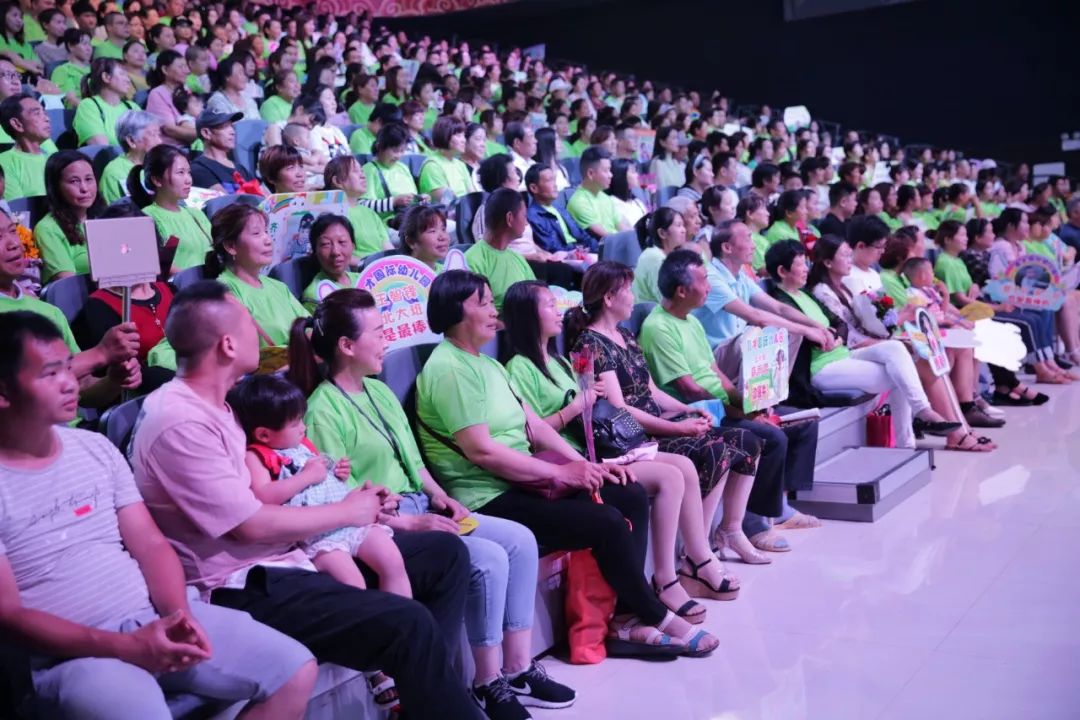 花开中国天门市育才幼儿园庆六一文艺活动精彩上演