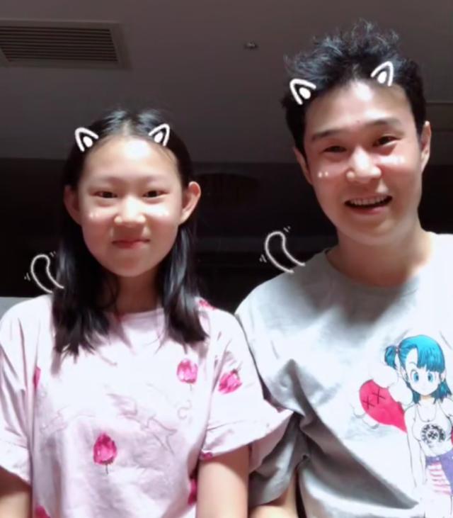 小沈阳女儿开心跳舞很自信12岁颜值逆袭成酷炫女孩