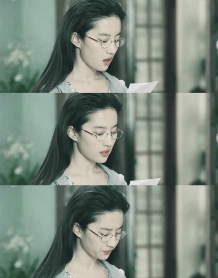 原创刘亦菲10年前全素颜出镜恋爱通告被水淋湿后才知道啥叫仙女