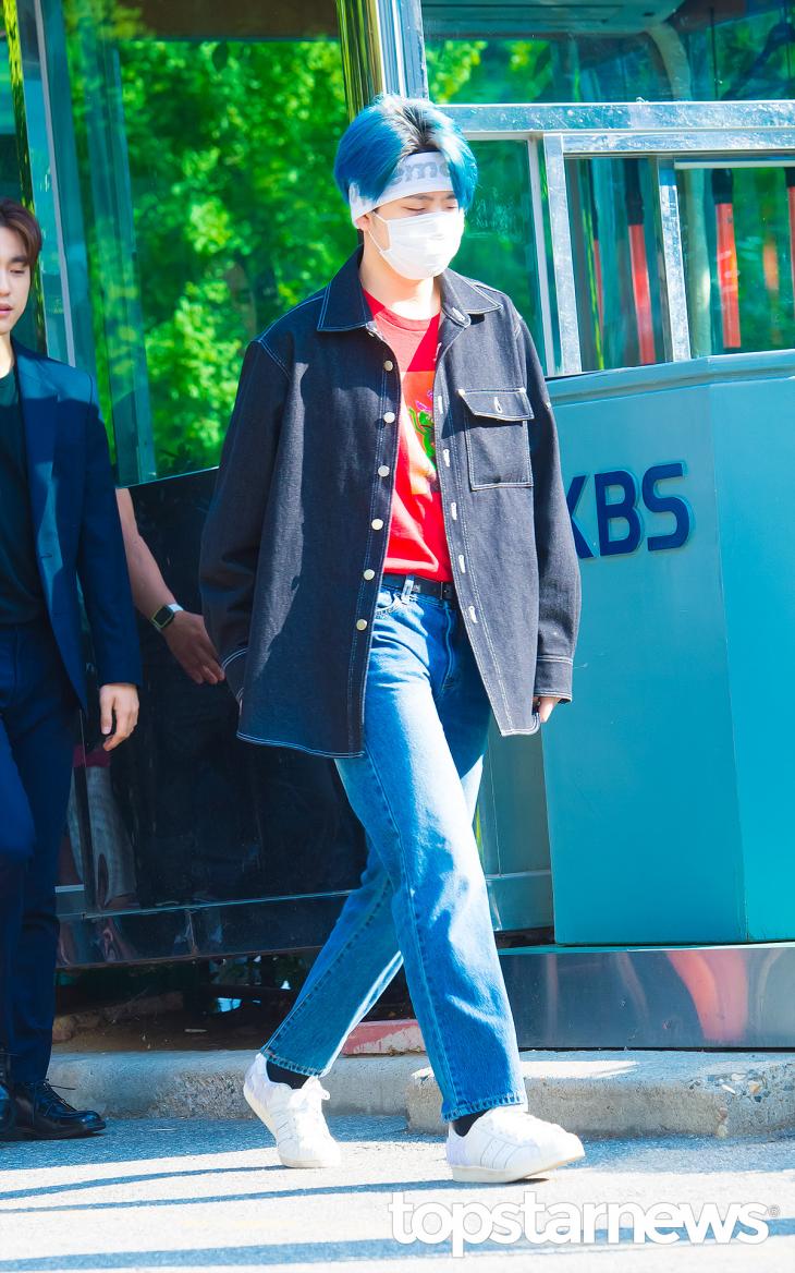 "帅气超额"got7个性鲜明的《音乐银行》上班路