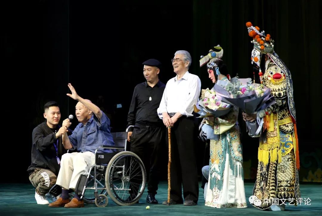 张火丁京剧《霸王别姬》上演,文艺名家如何评?-搜狐大视野-搜狐新闻