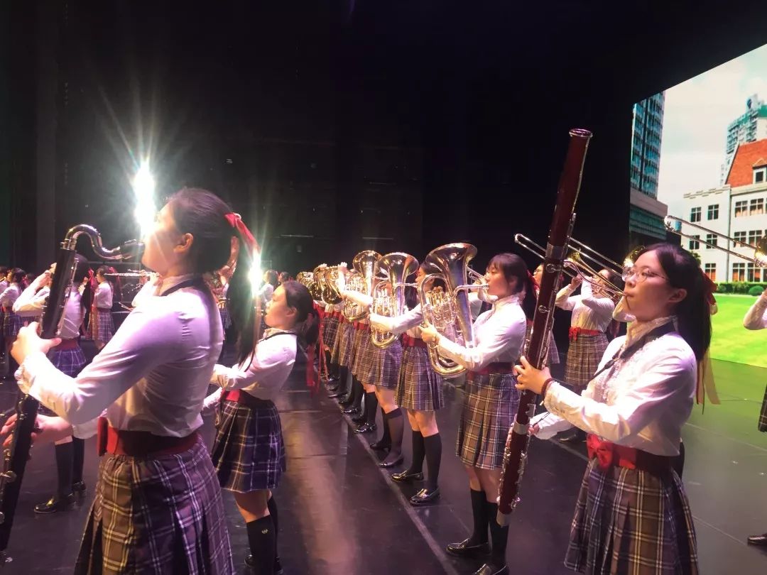 青春的舞曲市三女中管乐队亮相上海国际舞蹈中心