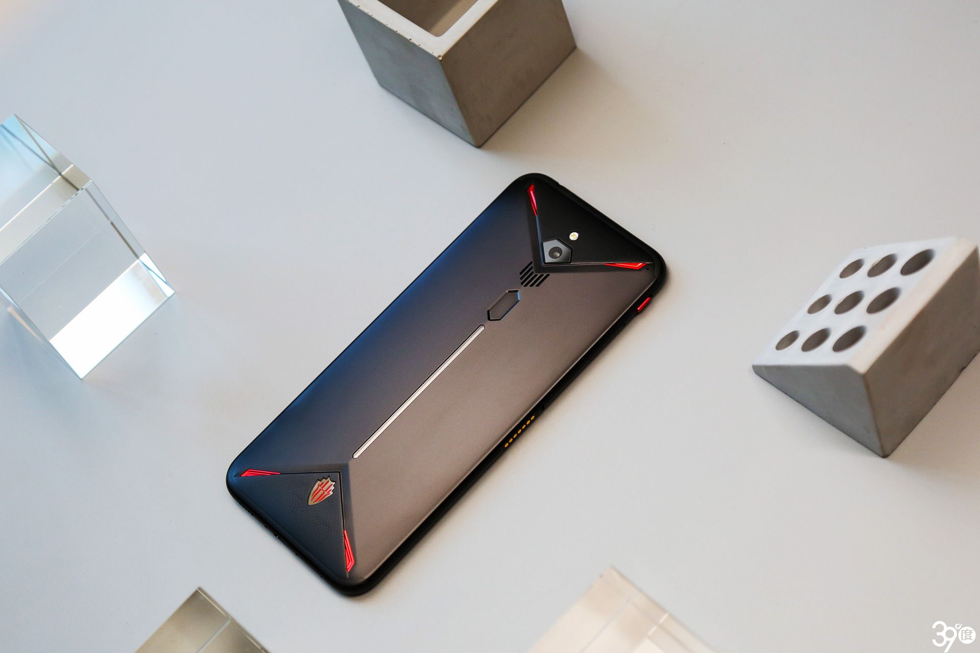 一机在手变身"吃鸡"天才 努比亚红魔3图赏