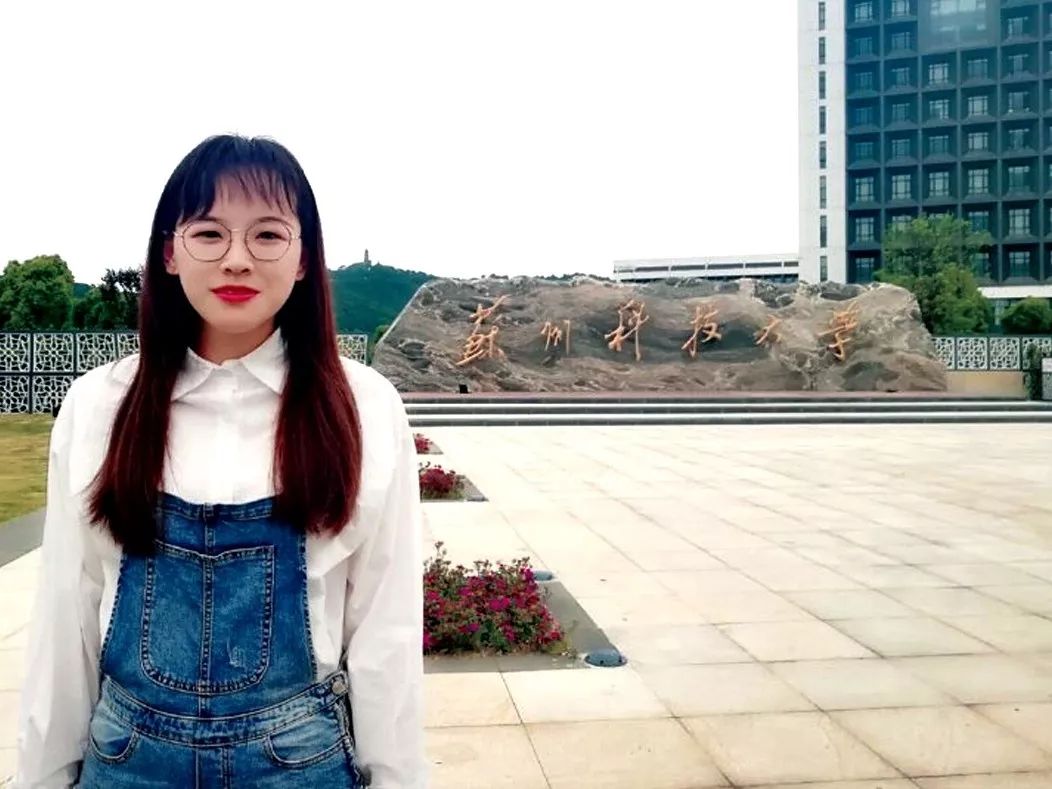 扬子江高中务使个个成人力求人人成才