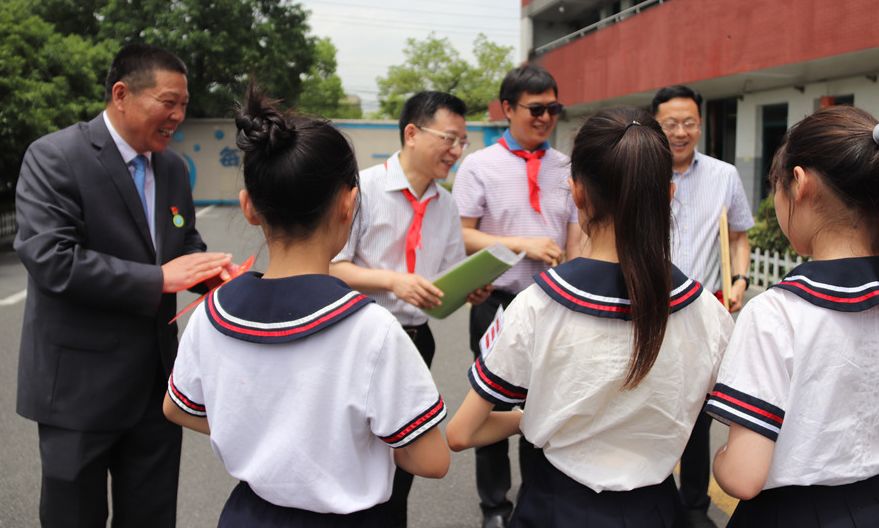 5月29日,拱墅区区委书记朱建明在区委办主任蔡儒杰