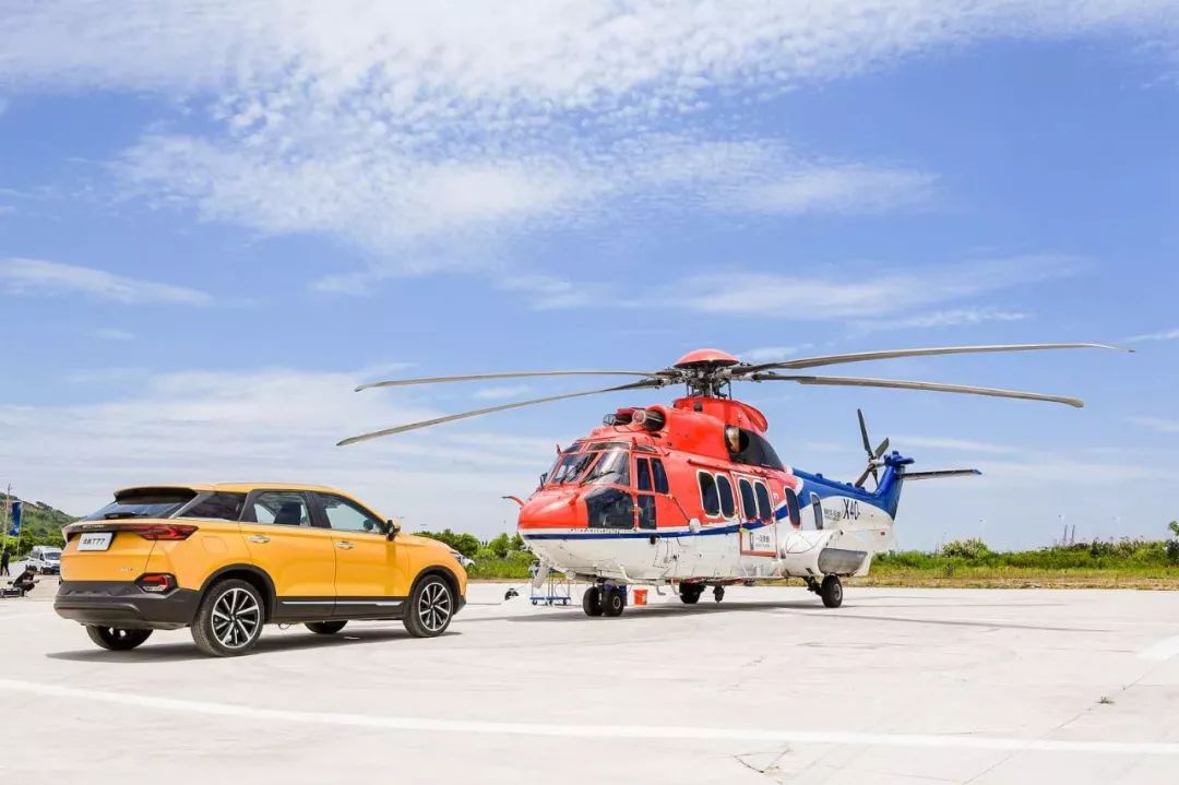 你见过飞机空投奔腾车吗空投现场传来的绝美画面