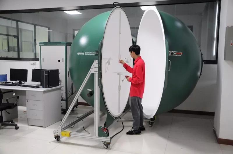 关于非定向自镇流led灯中国能效换版通知