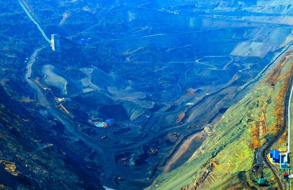 曾为亚洲最大的露天煤矿,现成著名旅游地点,就在中国!