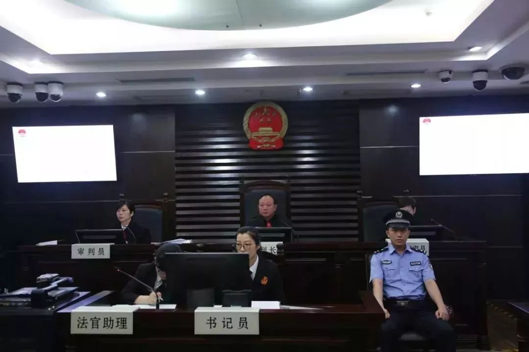 青浦法院开庭审理涉恶"餐消联盟"案件
