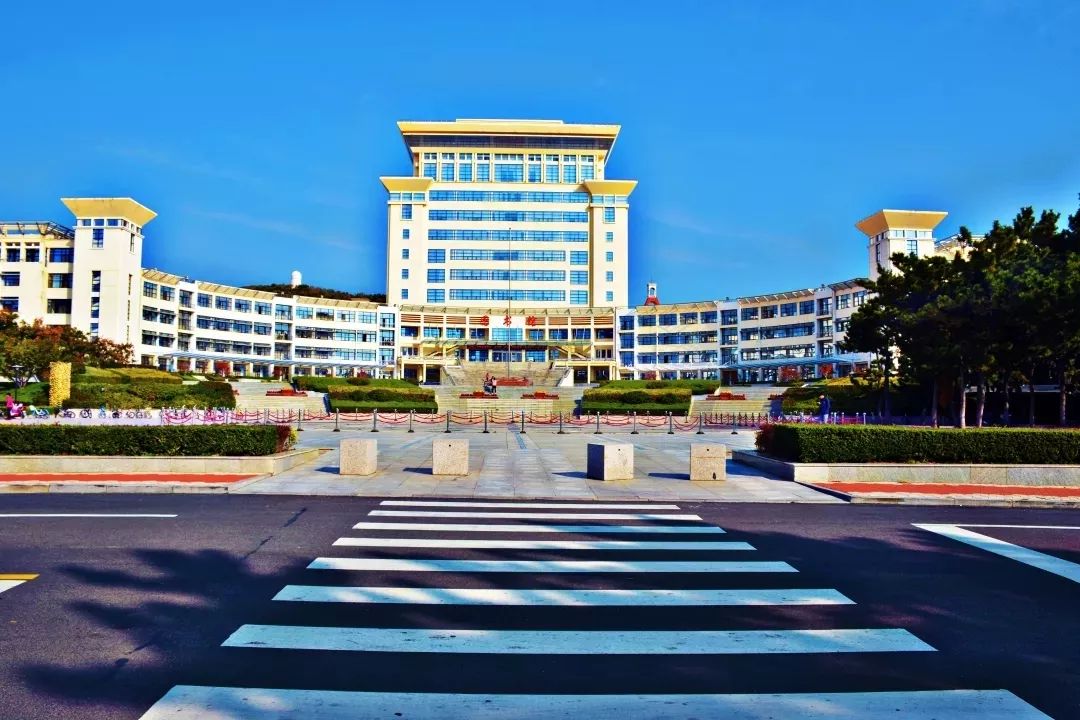 图书馆&航美得令人窒息灿烂的晚霞蓝蓝的天空给惊艳到了呢一抬头就被