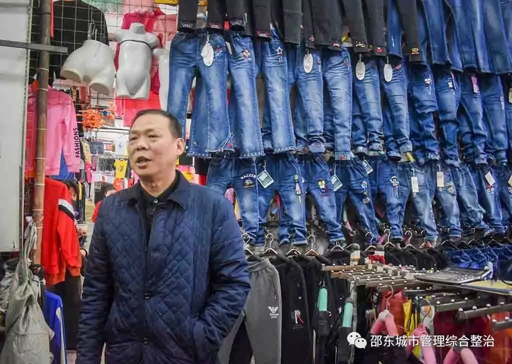 邵东工业品市场(一期)1993年6月28日建成开市,以其规模大,规格高,场地
