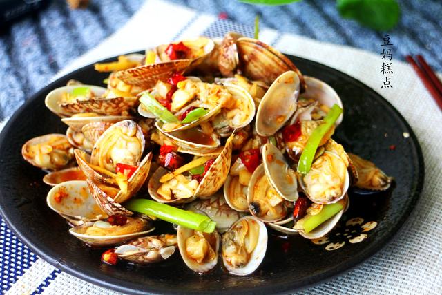 凉拌花蛤香辣味足吃一次就爱上比炒简单多了