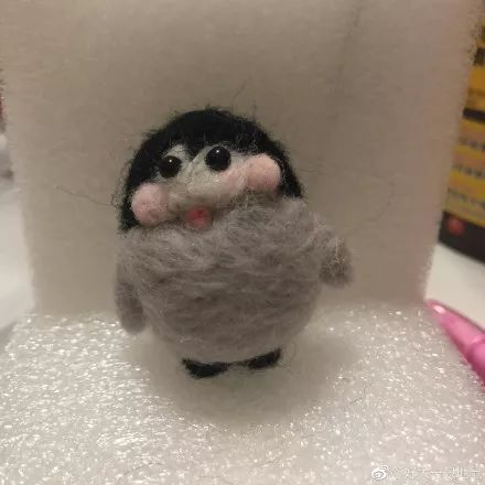 日本手作大师用一堆毛线做狗子逼真的要跳出屏幕