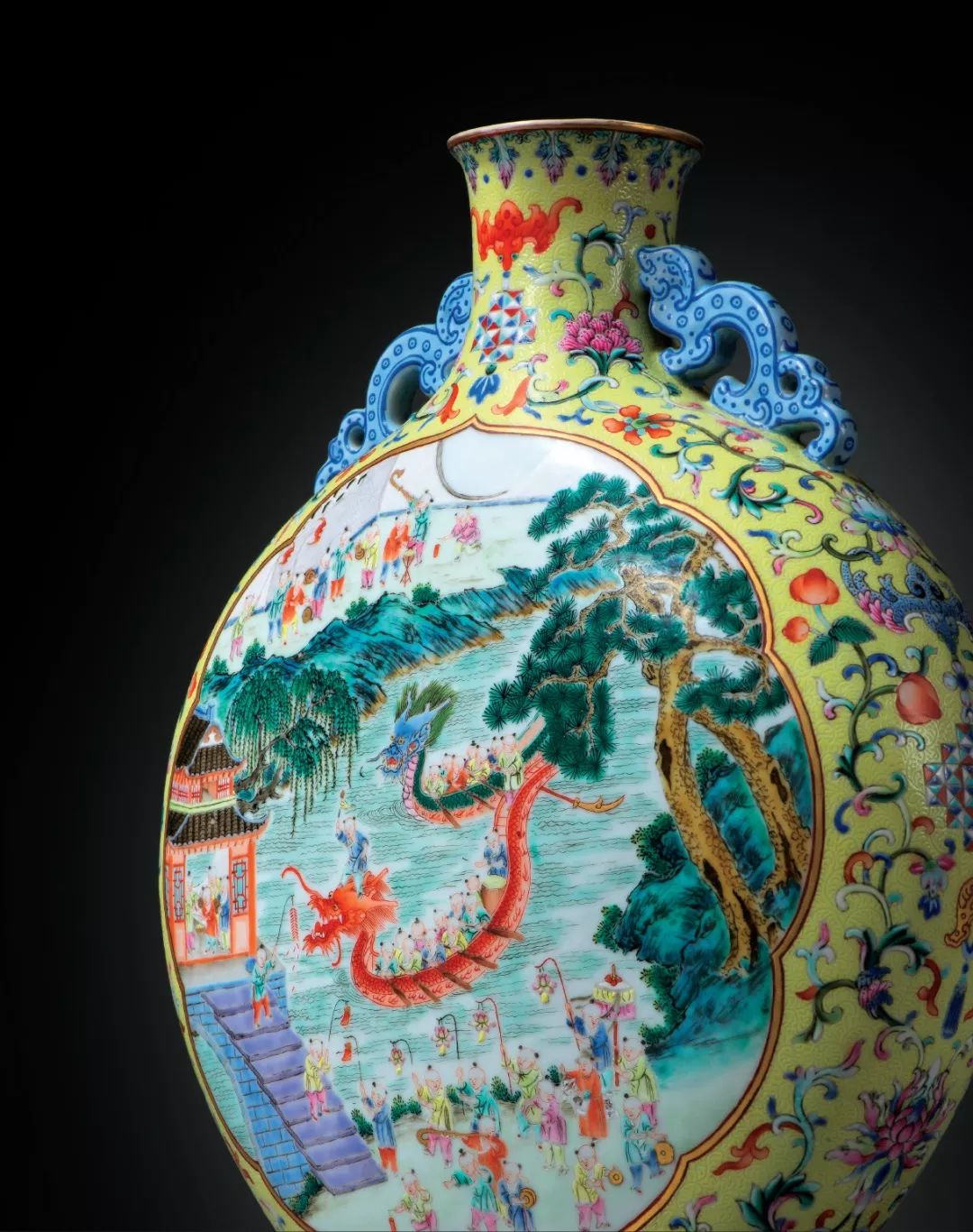 "闰四月二十三日,奴才阿克当阿跪进:……黄锦地洋彩百子龙舟宝月瓶成