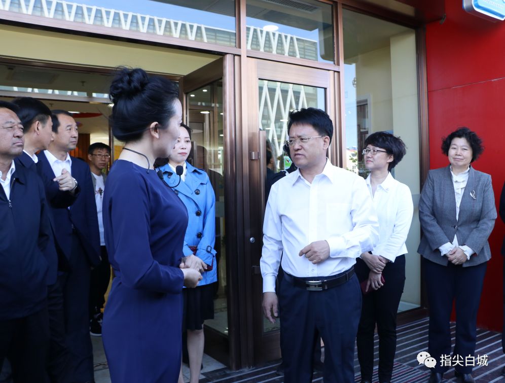 今日头条孩子们节日快乐市委书记庞庆波开展六一走访慰问活动