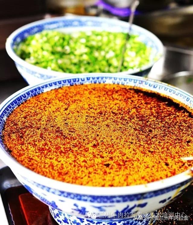 兰州牛肉面的11个种类,兰州人都不一定全吃过!_棱形