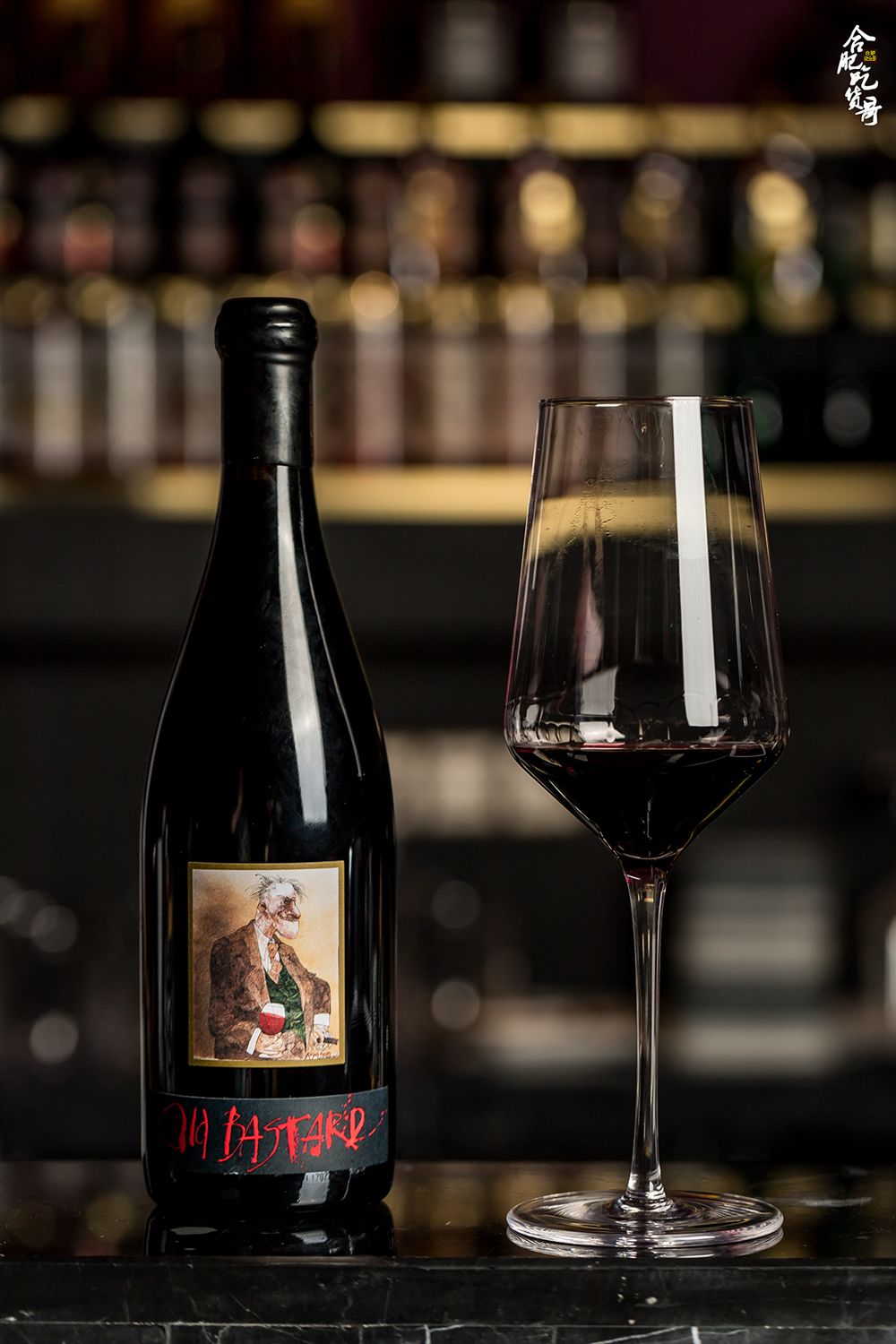 主打威士忌,白兰地和红酒,还有女生爱喝的鸡尾酒.