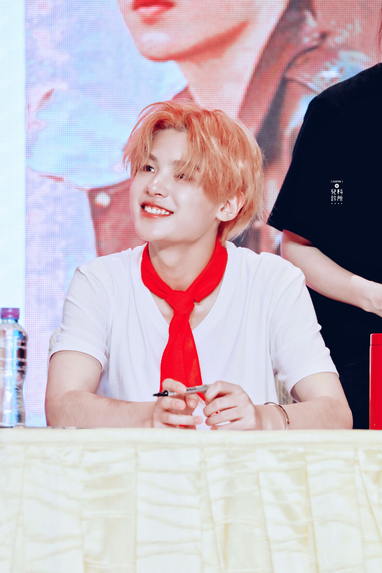 饭拍乐华七子澳门签售会现场图粉嫩系可爱justin超迷人