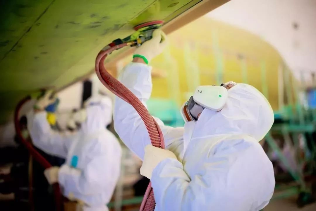 聚焦涂料给c919穿上新衣服揭开大飞机的美妆秘密