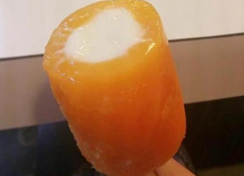 第一种:老冰棍,说到这个老冰棍,我想能勾起很多70后和80后,乃至90后人