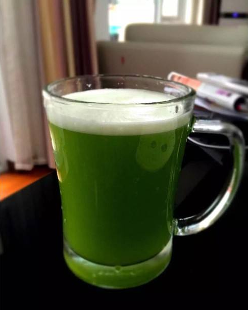 早上空腹该喝啥白开水蜂蜜水还是青汁水