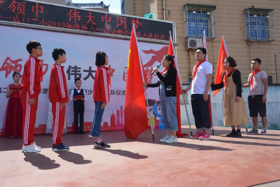 六一到啦快来看看咱们店口的小朋友是怎么过节的吧