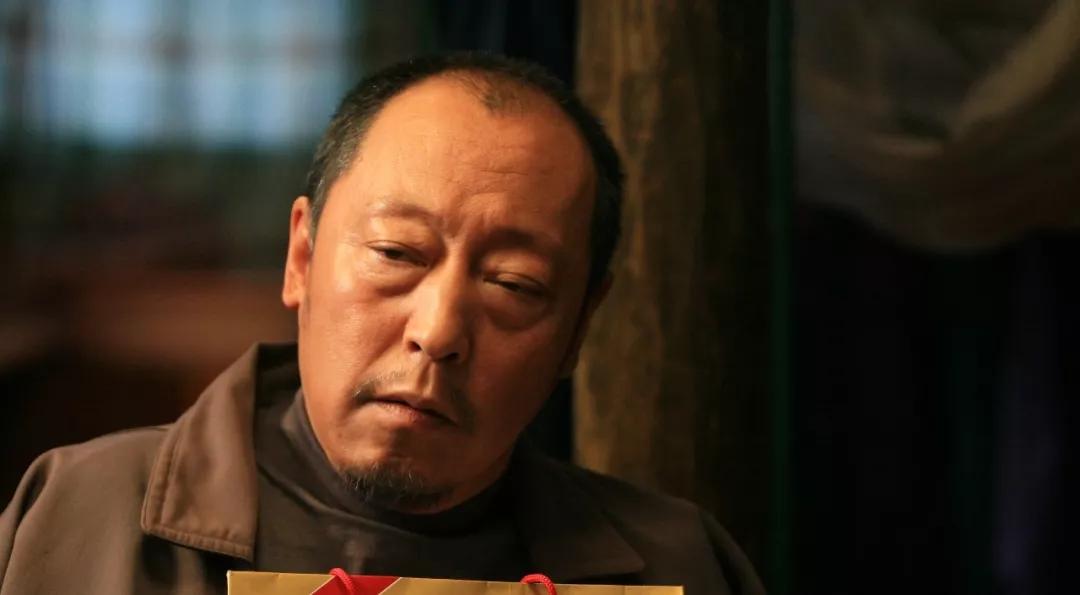 他花了30年才成为首富,然而去世后2年公司便破产了_王安