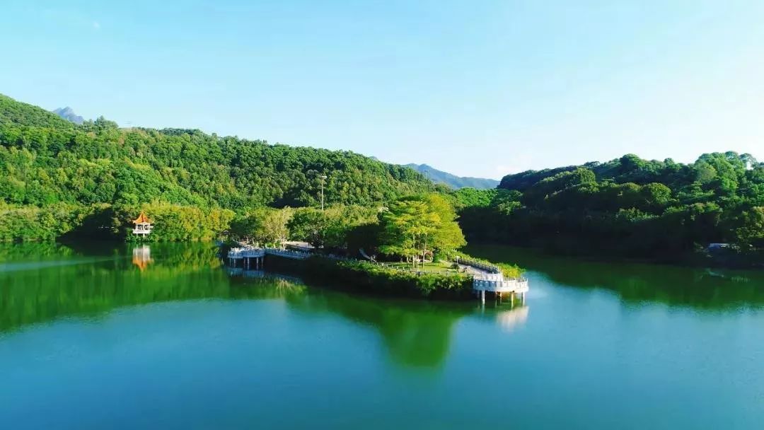 國家aaaa級景區雁鳴湖旅遊度假村位於梅縣雁洋鎮福村,是在梅縣華銀