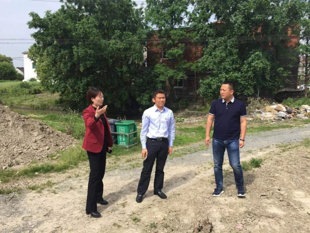 打好拆违攻坚战 助推小城镇环境综合整治