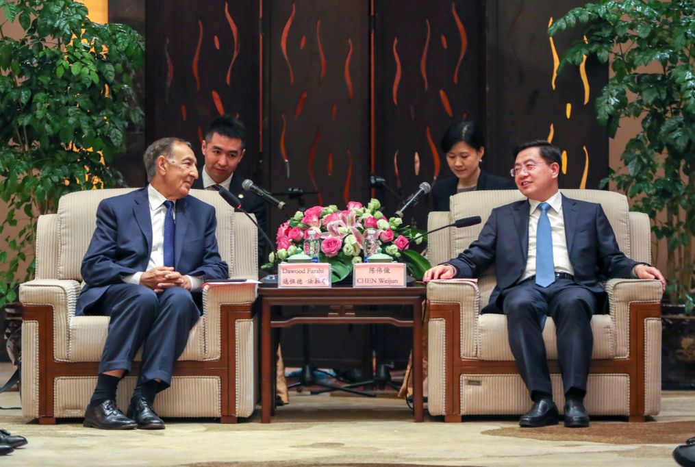 陈伟俊会见美国肯恩大学校长法拉希 携手把温肯打造成一流国际性大学