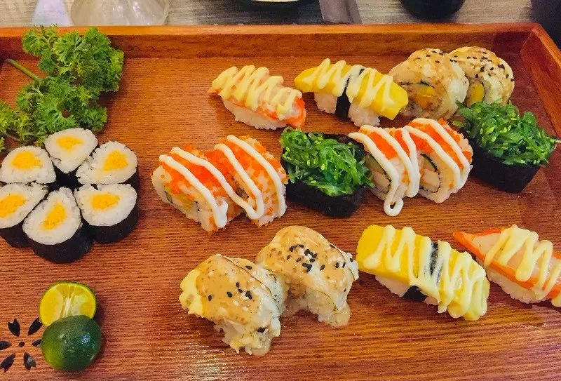 寿司控福利可打包带走399元抢原价84元文之宴寿司肉松小卷炙烤蟹腿握