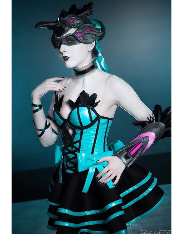 毛妹cos《守望先锋》"黑天鹅"黑百合 邪魅又不失优雅