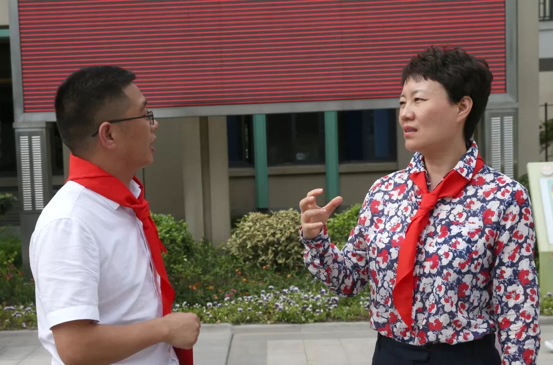 萧山区区委书记佟桂莉一行来我校进行六一慰问